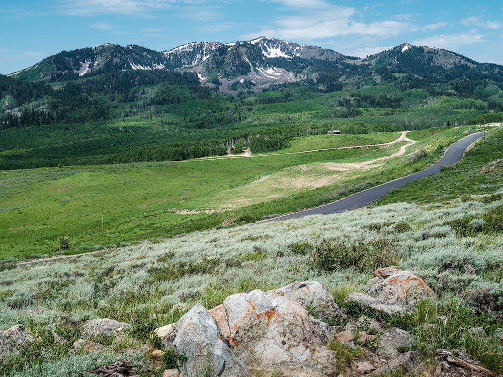 Park City scenic drive - mountains and road