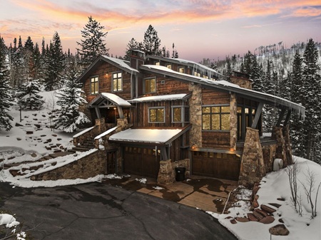Silver Horse home is a luxury vacation rental located in The Colony in park city managed by 5-star property management company Luxe Haus