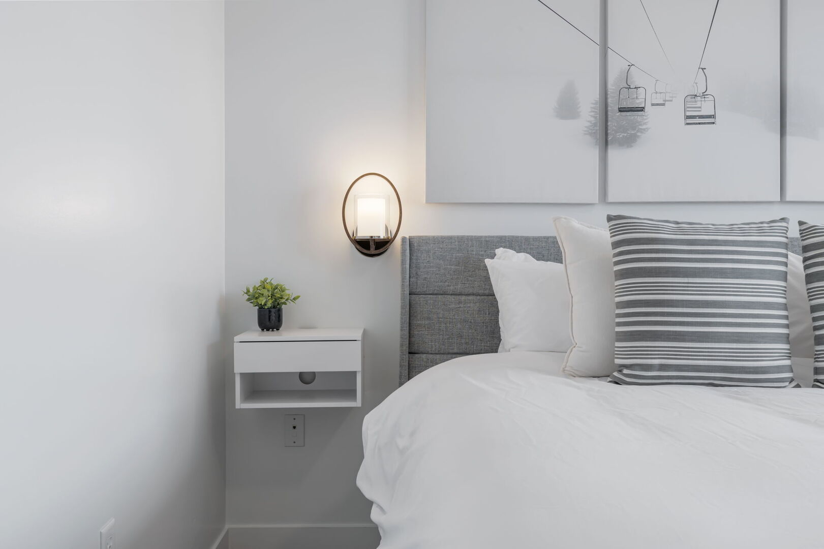 The cozy modern bedroom at The Mason 1067