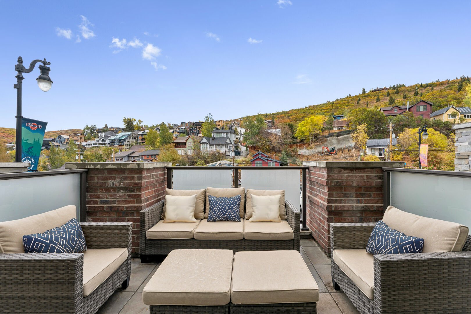 The outdoor lounge area overlooking main street park city